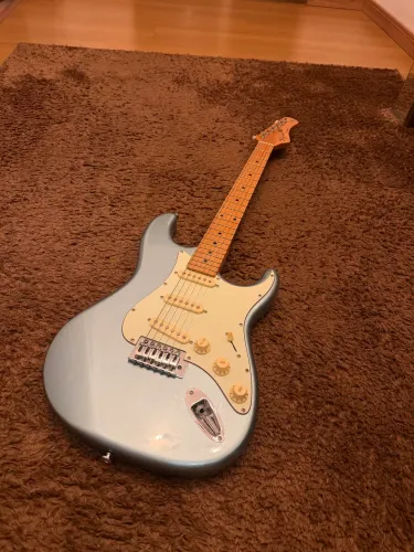 GUITARRA TAGIMA WOODSTOK TG530 STRATOCASTER