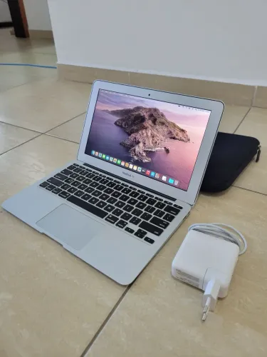 ? VENDO MACBOOK AIR 2012  ?