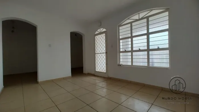 Casa à venda e para aluguel no Centro de Votorantim
