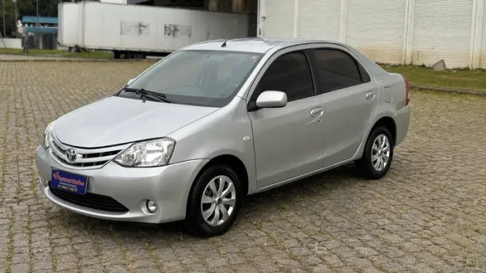 Toyota Etios XS Sedan 1.5 Flex 16V 4P Mec. 2013