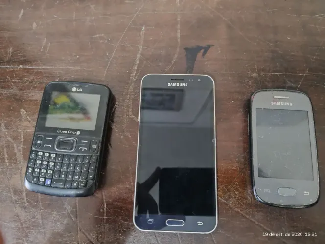 Lote 3 Celulares antigos/velhos para conserto ou peças
