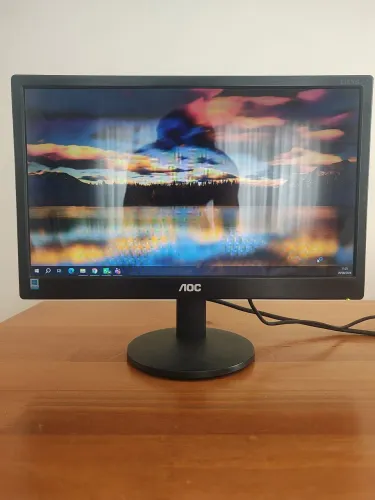 Monitor AOC 15" Usado! Em excelente estado!