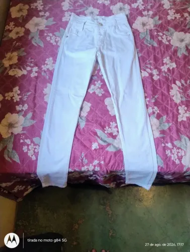 Calça branca jeans