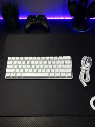 Teclado Mecânico Gamer Razer huntsman Mini Click-Optical Purple Switch cor Mercury Branco
