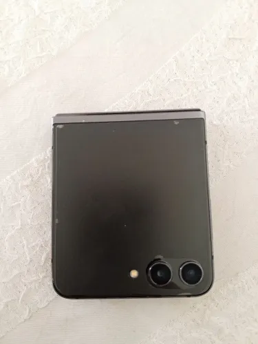 Galaxy Flip 5 com defeito