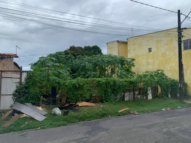 Vendo Terreno em Ribamar na rua do cemitério 