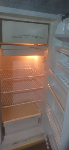 Vendo essa geladeira funcionando perfeitamente marca Prosdócimo 380 rs