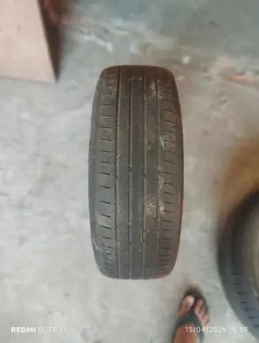Vende. Se dois pneus