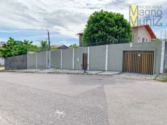 Casa com 3 dormitórios para alugar, 266 m² por R$ 10.317,70/mês - De Lourdes - Fortaleza/C