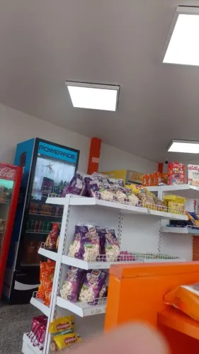 Prateleiras pra farmácia