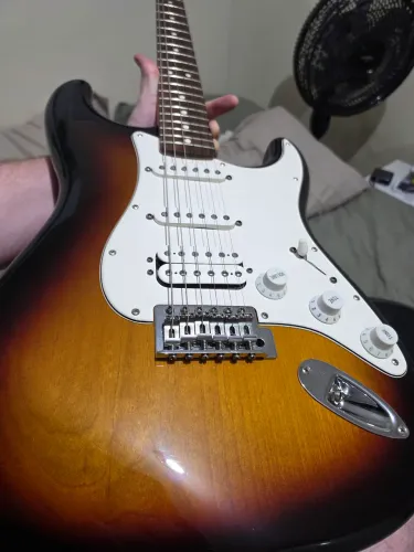 Fender Stratocaster HSS MiM (Pra Sair Logo)