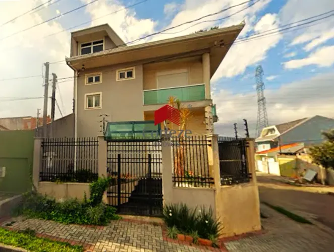 Sobrado com 300m² 7 quartos, à venda, no bairro Uberaba em Curitiba