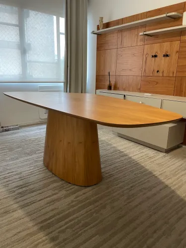 Mesa de Jantar Orgânica Oval Lâmina de Madeira (Design Moderno)