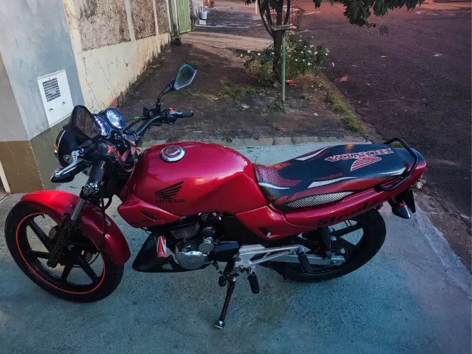Strada vermelha relíquia personalizada