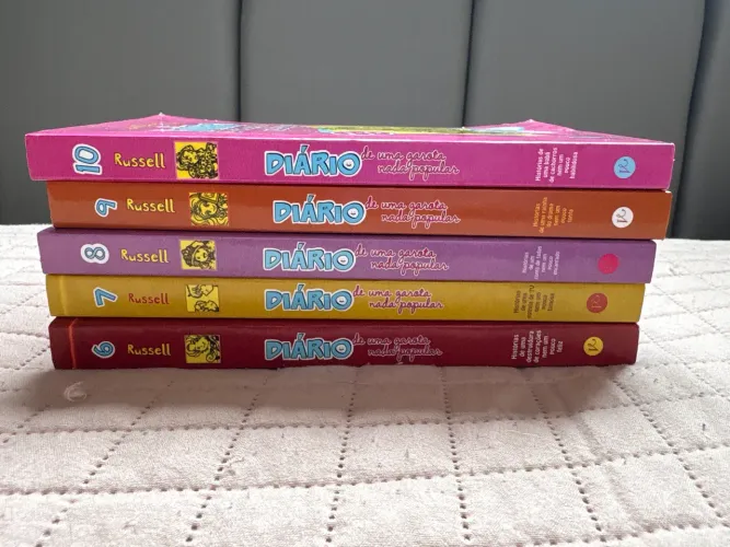Box Diário de uma garota nada popular (Cinco livros)