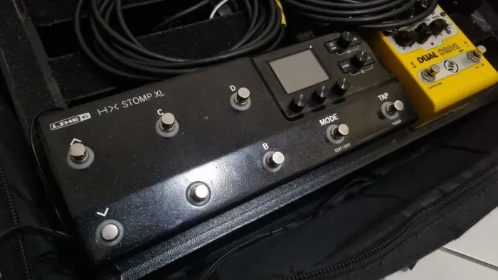 VENDO OU TROCO PEDALEIRA HX STOMP XL 