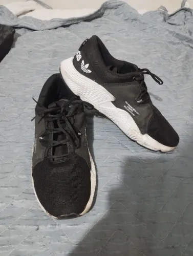 Tênis Adidas 42