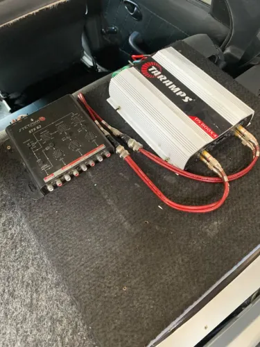 Caixa de som para carro bom e barato