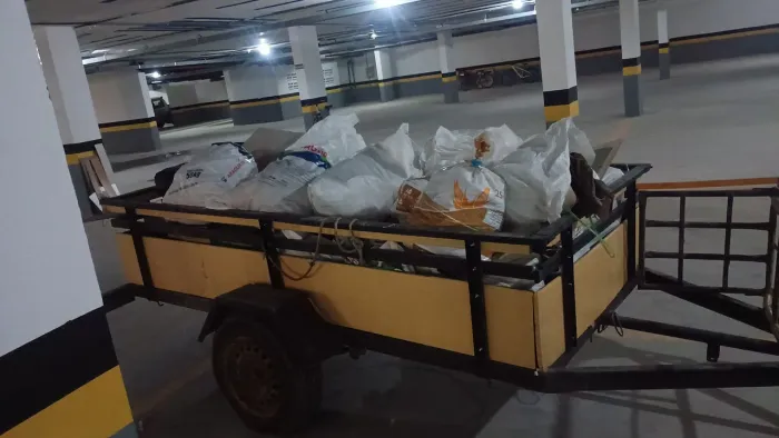 Coleta de entulho móveis velho e qualquer tipo de material para descarte