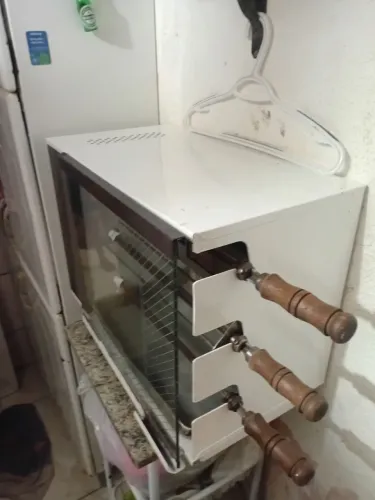 Forno elétrico é a gás pra galeto e carne 