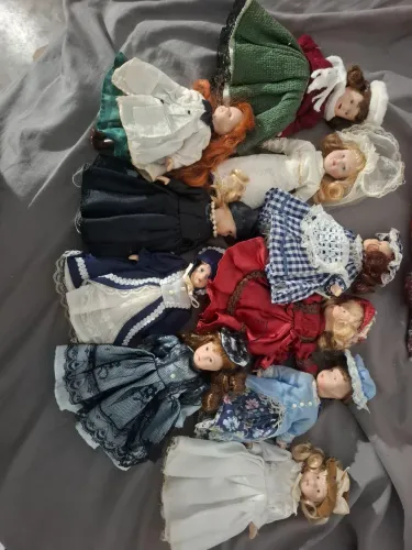 Bonecas porcelanas