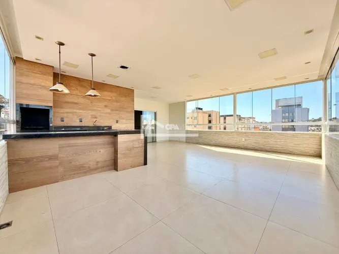 Cobertura à Venda no bairro São João Batista, 4 Quartos, 2 Suítes, 2 Salas, Gourmet, Armár