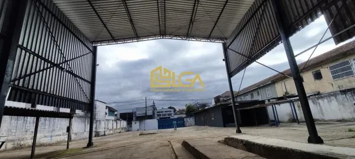 Galpão Industrial a Locação em Santos com Estrutura para Caminhões