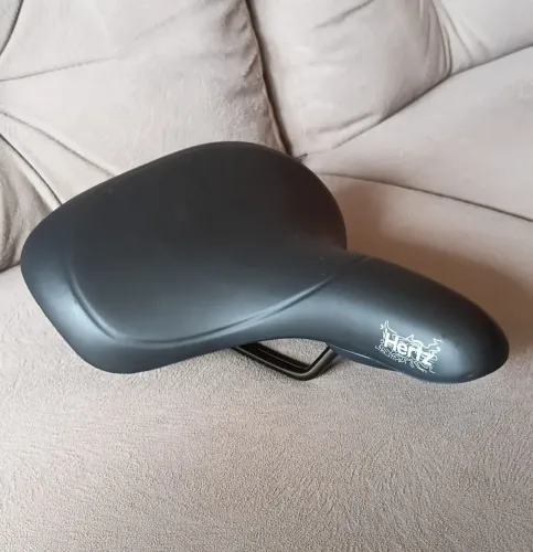 Selim de bicicleta Selle Royal com alça novo sem uso e confortável