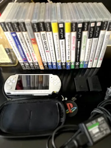 Sony PlayStation Portable (PSP) 3000 Prata