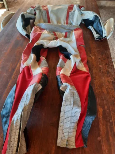 Vende se macacao  esportivo ?..