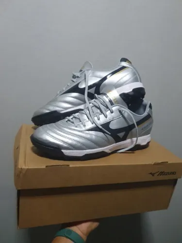 Chuteira Mizuno Society Prata - 41/42