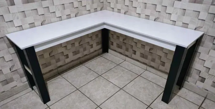 Mesa em L Entrego