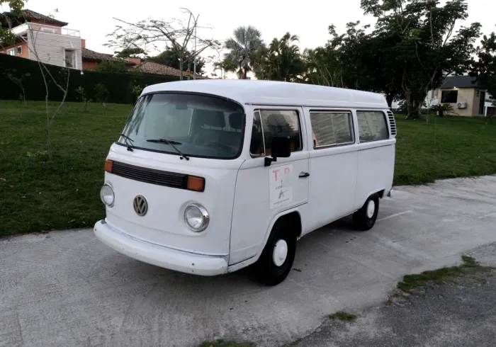 Volkswagen Kombi Standard/ Luxo/ Serie Prata 2000