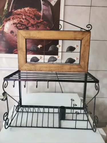 Paneleiro de metal