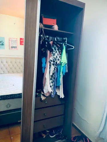 Vendo guarda roupa casal de alta qualidade  com espelho semi novo 