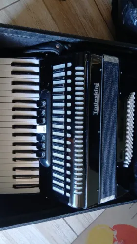 Acordeon / Sanfona 80 Baixos Todeskini