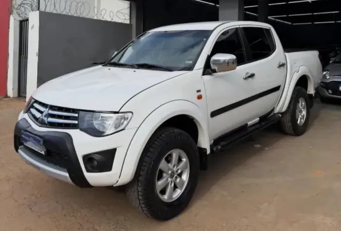 Mitsubishi L200 Triton HLS 2.4 Flex 16V CD Mec. 2015
