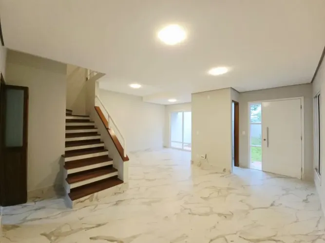 Casa com 3 quartos para locação no Residencial Scenic Alphaville