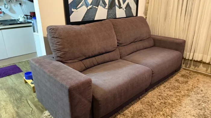 SOFÁ RETRÁTIL 4 LUGARES - R$ 500,00