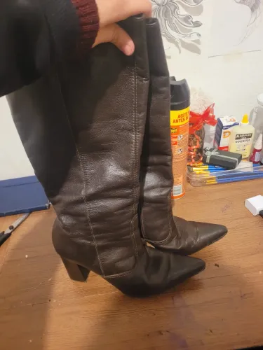 Bota couro marrom salto alto 