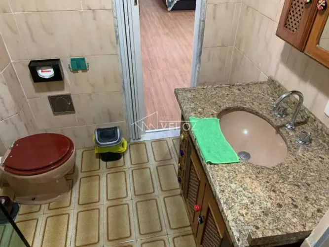 Apartamento - / Residencial / Glória
