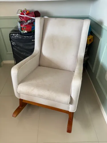 Vendo poltrona de amamentação Nancy