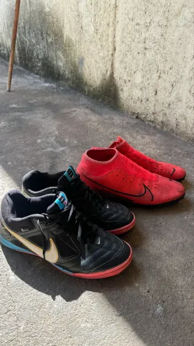 Kit chuteiras - Nike Mercurial Society 43, Nike futsal Gato 5 42