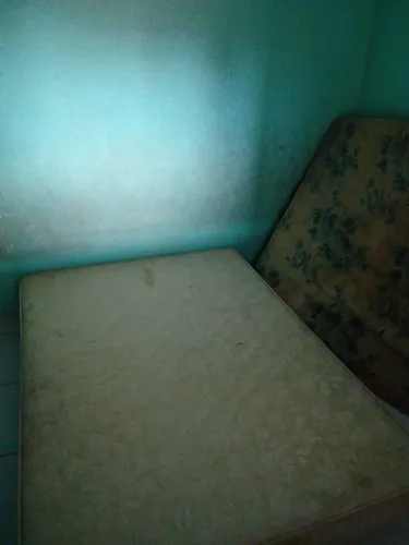 Cama de casal usada 