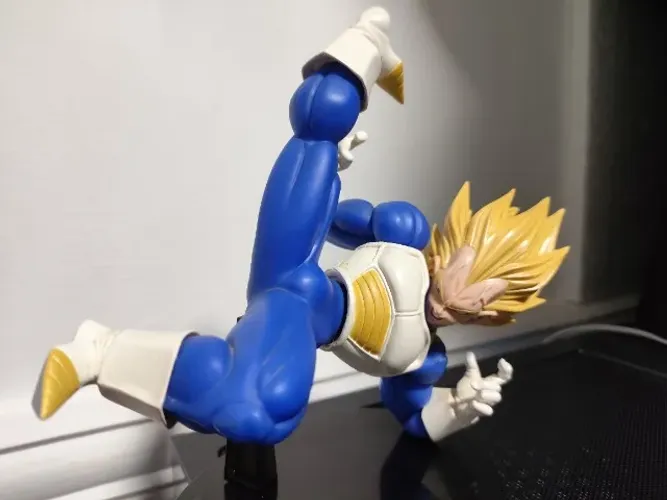 Figura Vegeta SSJ - Dbz World Figure Colosseum