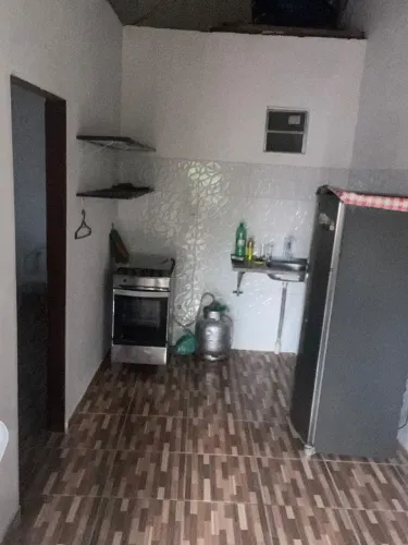 Alugo kit net Cidade Nova 8 bem localizada