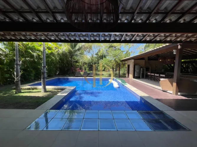 PRAIA DO FORTE Vendo casa com 5/4, 400m2, piscina, área verde, dentro de condomínio com in
