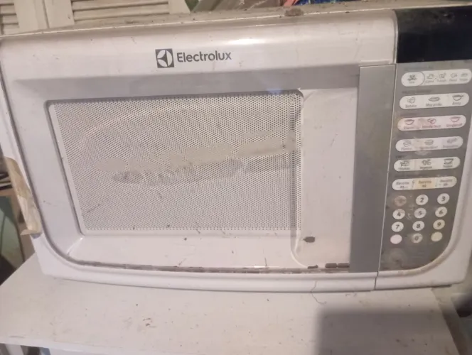 Micro-ondas Electrolux MEF41 34L