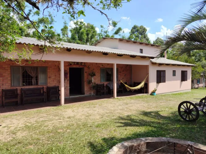 Aluga-se linda casa com 7 Quartos 6 banheiro