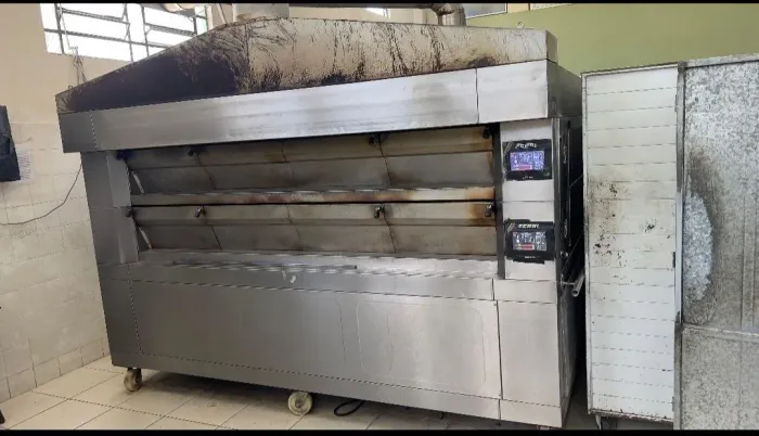 Vendo forno de lastro Ferri